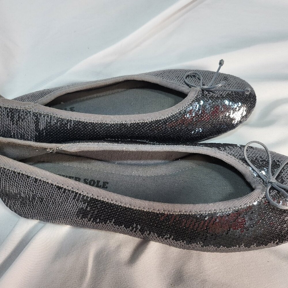 Fever Sole Sparkle Memory Foam Cushioned Shiny Ballet Flats Pewter Size 7.5